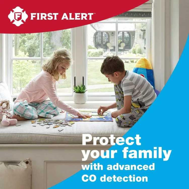 Maker lifestyle image for the First Alert CO400: two children playing by a window, captioned Protect your family with advanced CO detection